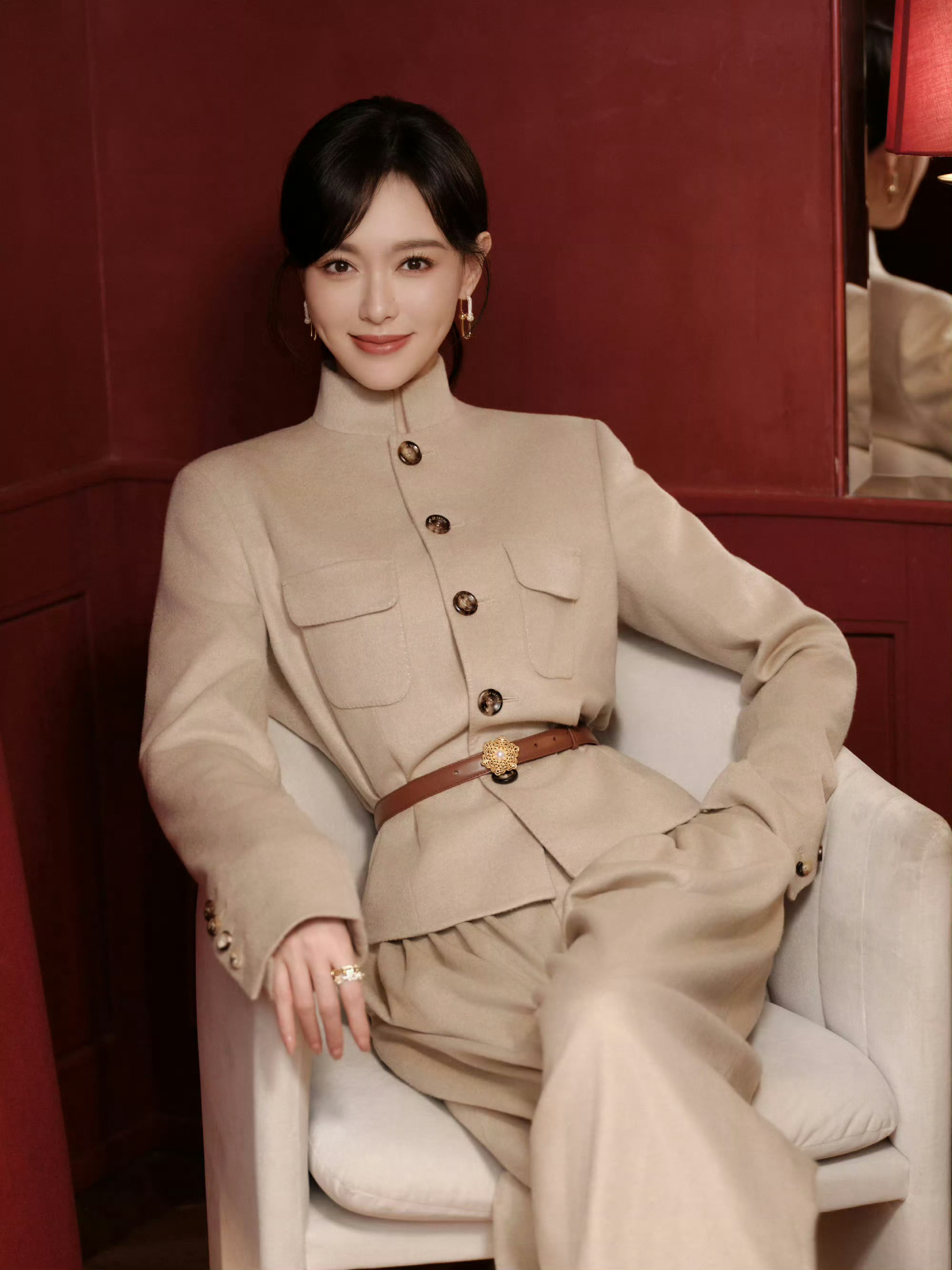 杨幂唐嫣黄景瑜粉丝维权杨幂唐嫣黄景瑜粉丝因番位维权三部剧集同步陷入署名争议，新规