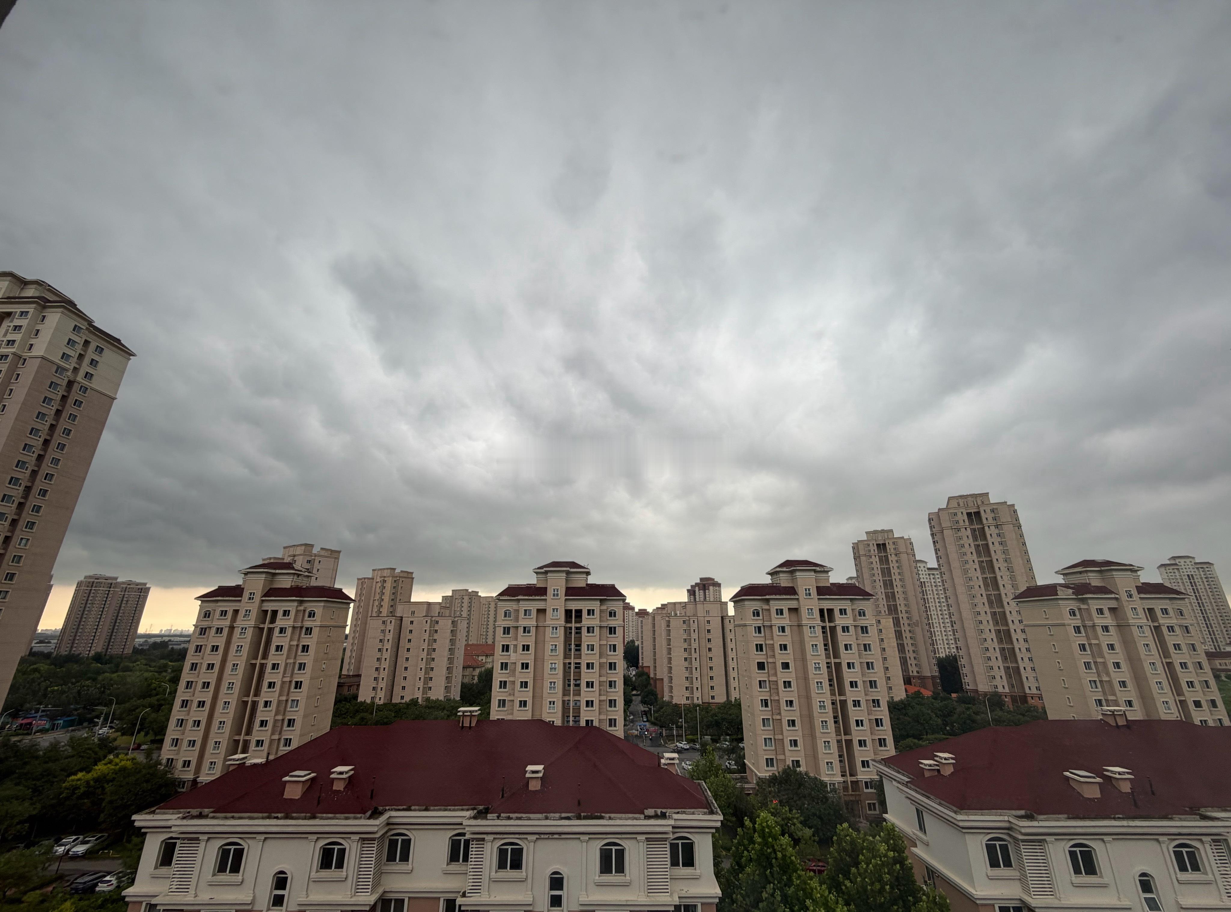 又是局部吗？最近动不动“局部雷暴雨”