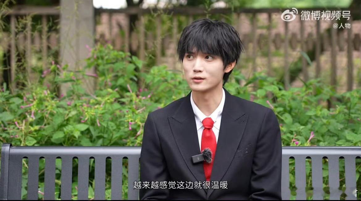 家里家外2幕后纪录片 哇塞！蔡晓艳一家穿越时光来“撒温暖”啦！创作者和观众就像好