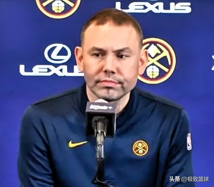 掘金主帅阿德尔曼赛后生气了！

今日，掘金在主场以128-112轻松击败开拓者，
