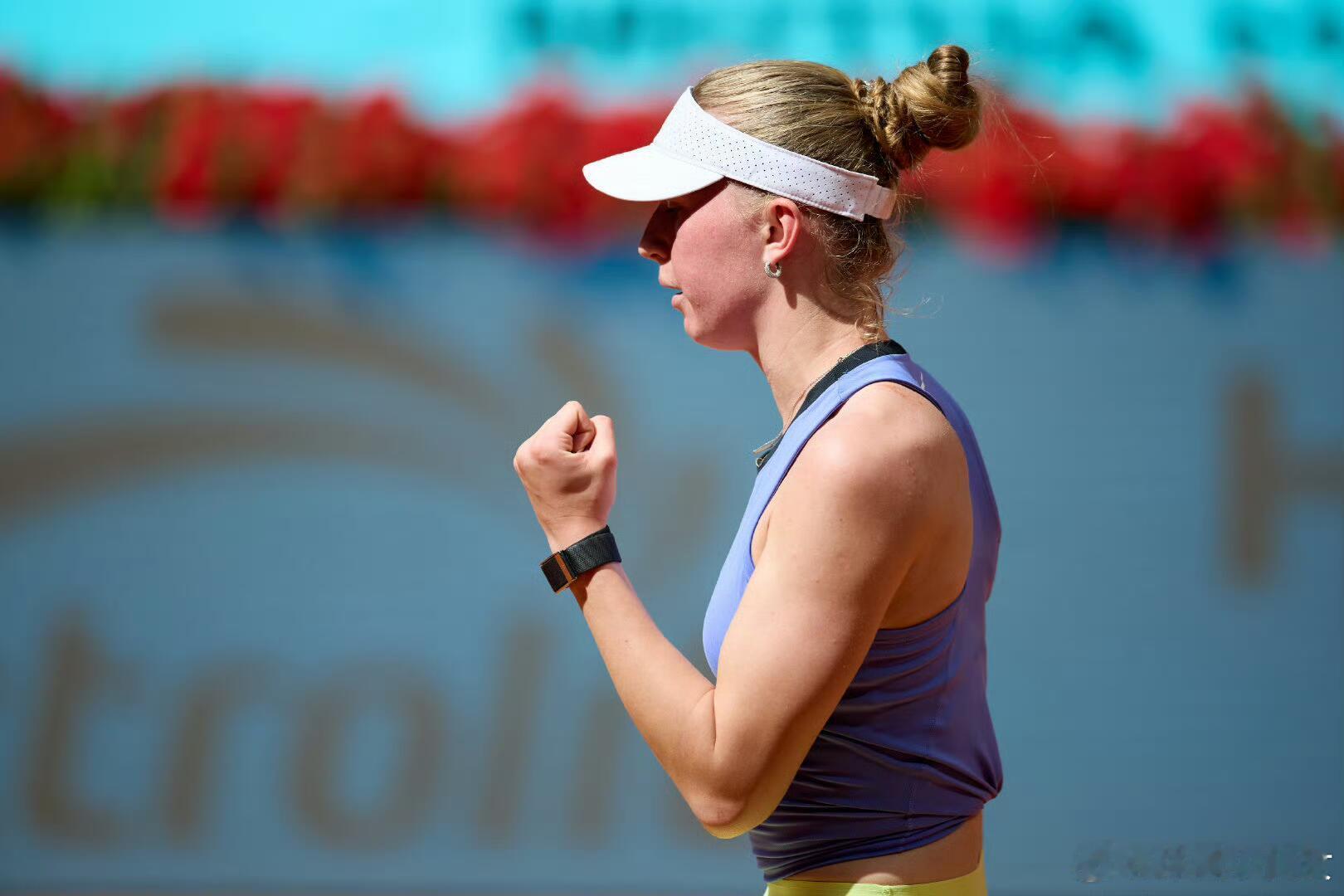 王欣瑜送给对手职业生涯最“大”的胜利WTA1000马德里站第二轮，18岁捷克外卡