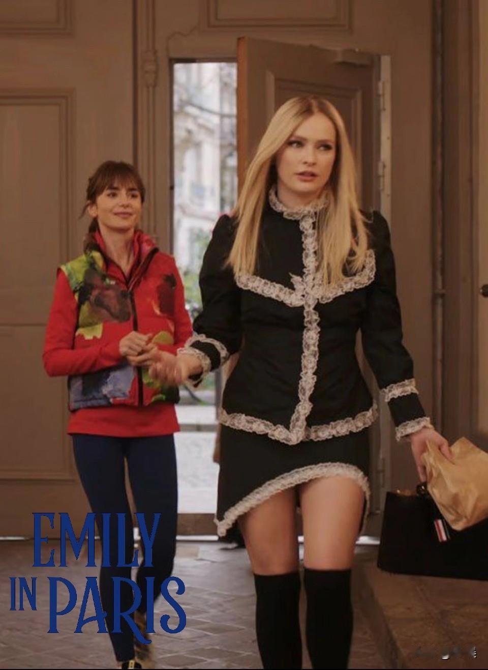 又短又黑但一点都不输Camille 又赢了。不过…Emily真的是作为主角 但衣