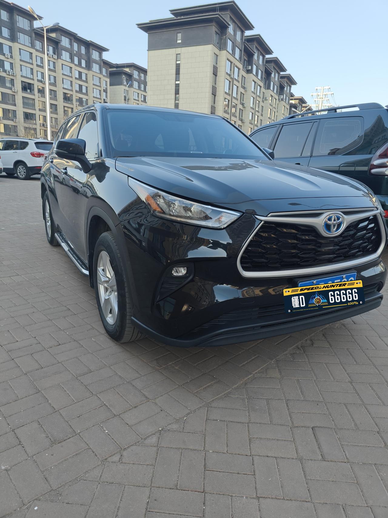 现在钱太难挣了，除了油钱，保险，真是一分钱不想多花，老人家改装车改装的那么帅也是