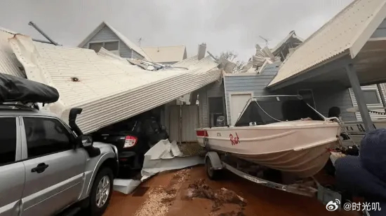 澳大利亚惊现末日红 热带气旋“纳雷尔”横扫澳洲西北，不仅掀翻屋顶、断水断电，还卷
