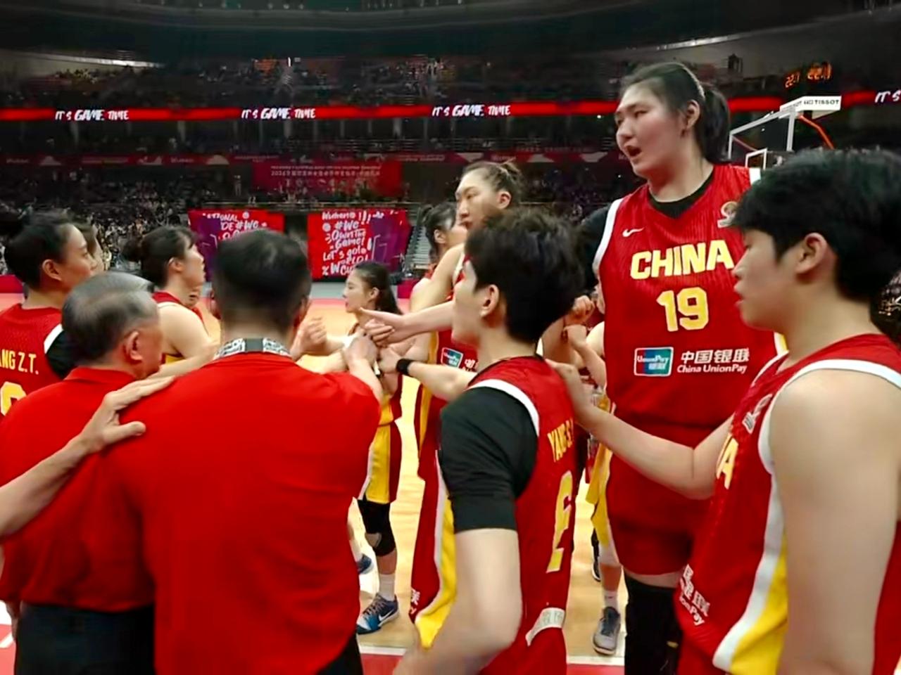 中国女篮有惊无险战胜捷克，获得世界杯正赛门票

今晚的比赛之前，中国女篮已经锁定