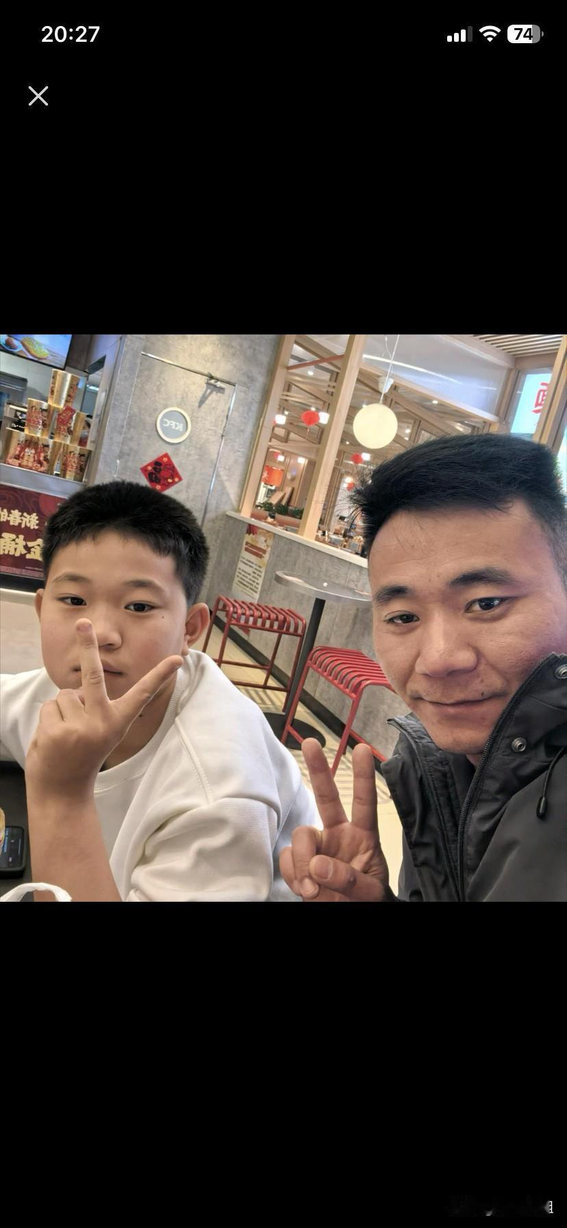 厉怀远自媒体头像都换成了和儿子的合照！
看来厉老二是要彻底改变自己！
重新开始生