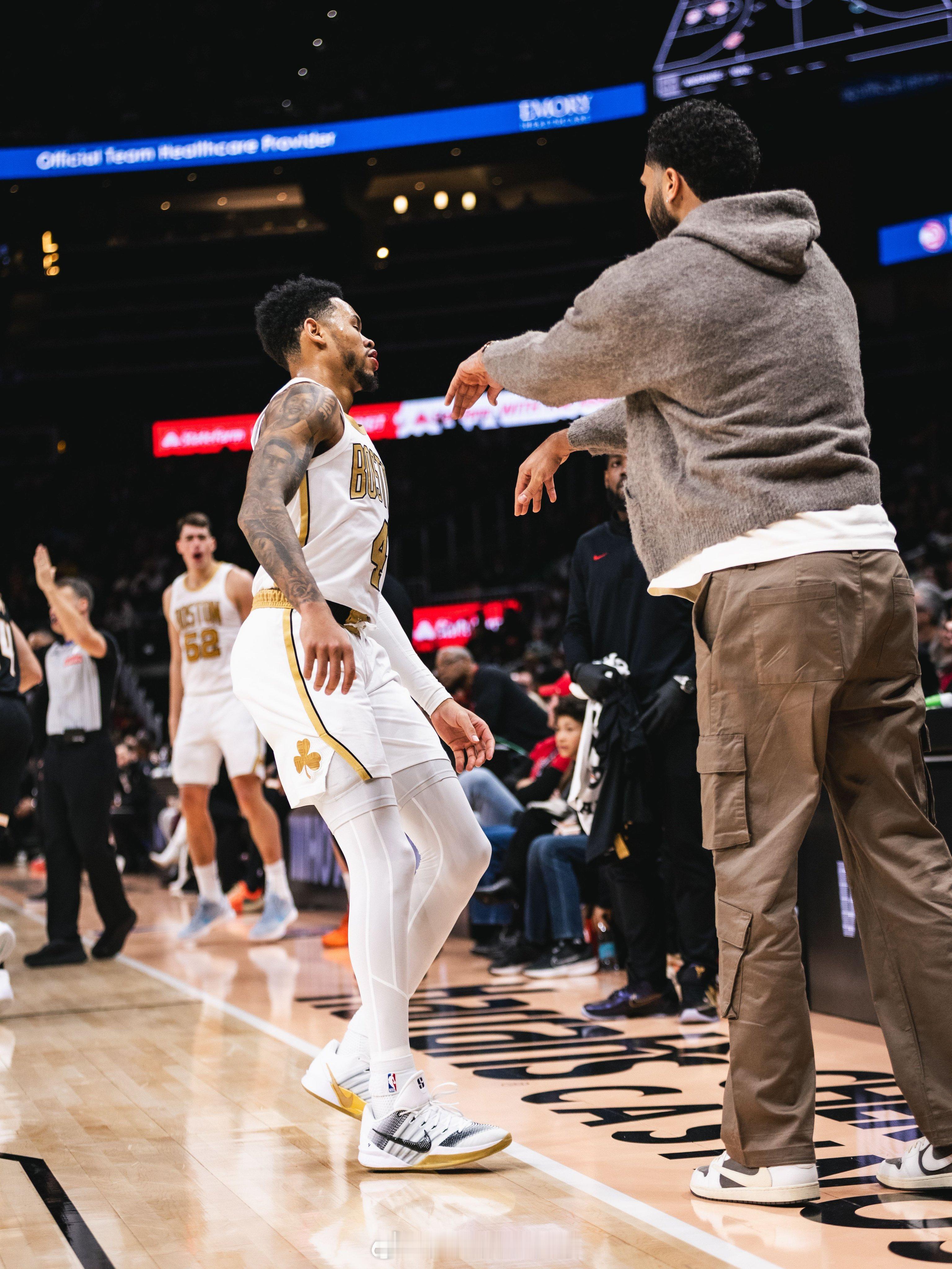 真心希望史总先别交易A西🙏🏼让球迷看看他和塔图姆打球的化学反应。 