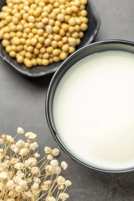 1月8日江苏南通，女子喝500毫升豆浆后“中毒”，上吐下泻：喝之前曾闻到一股豆子