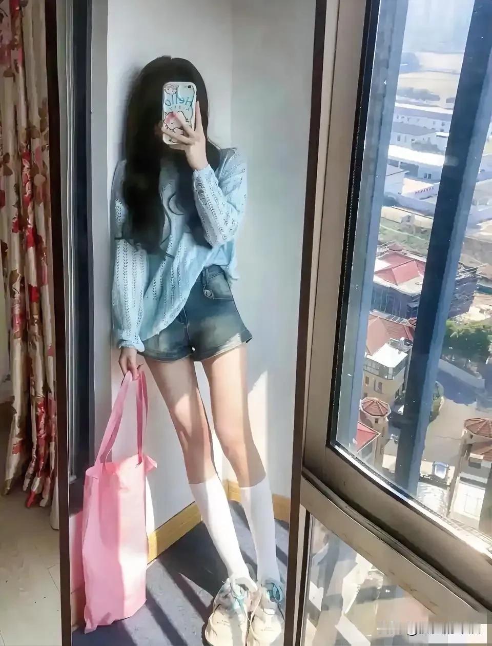 有人暑假见见嘛？
想找个暑假期间能见面的，单身女一枚，真心❤️的来[呲牙]
女孩