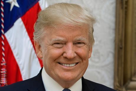 特朗普突然大发善心“收手”不打伊朗？
特朗普说暂缓打伊朗，还装模作样给伊朗“机会