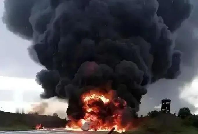 乌克兰用英制导弹打俄境内炼油厂，这事边界在哪儿？
 
近期，多家媒体提到，乌军使