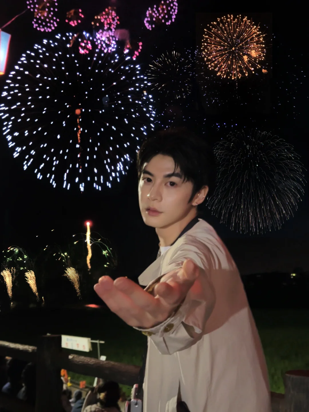 前辈，请和我一起看烟花吧