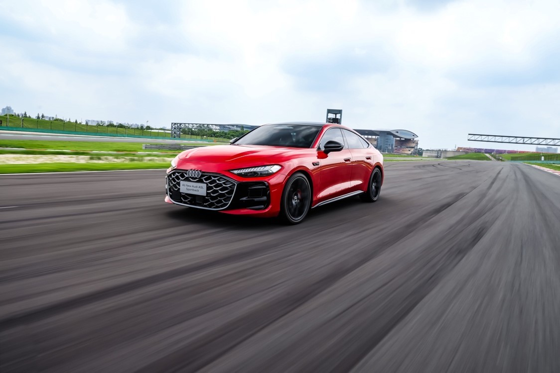 今晚，上汽奥迪A5L Sportback正式上市，全球首搭华为乾崑智驾技术，定义