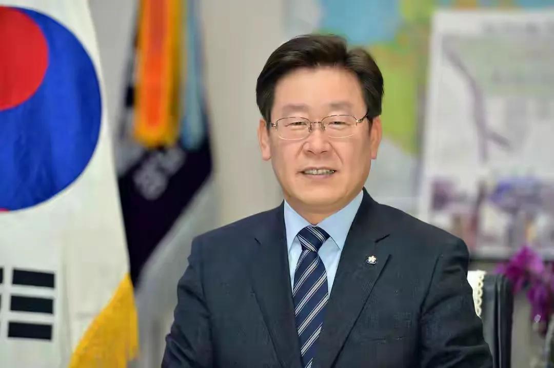 外媒8月24日报道：“韩国总统李在明将不出席9月3日在北京举行的中国抗战胜利阅兵