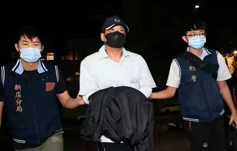 彰化县议长谢典霖与父亲谢新隆因涉贿选被羁押，母亲郑汝芬百万交保，一场餐会掀翻了中