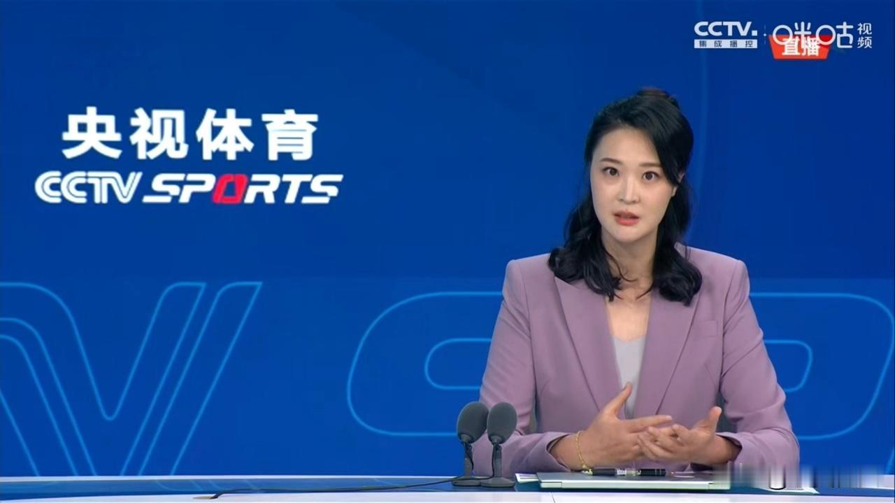惠若琪这样评价今晚取胜的中国女排，她说，
今天我们的女排不仅仅是战胜了对手，更是
