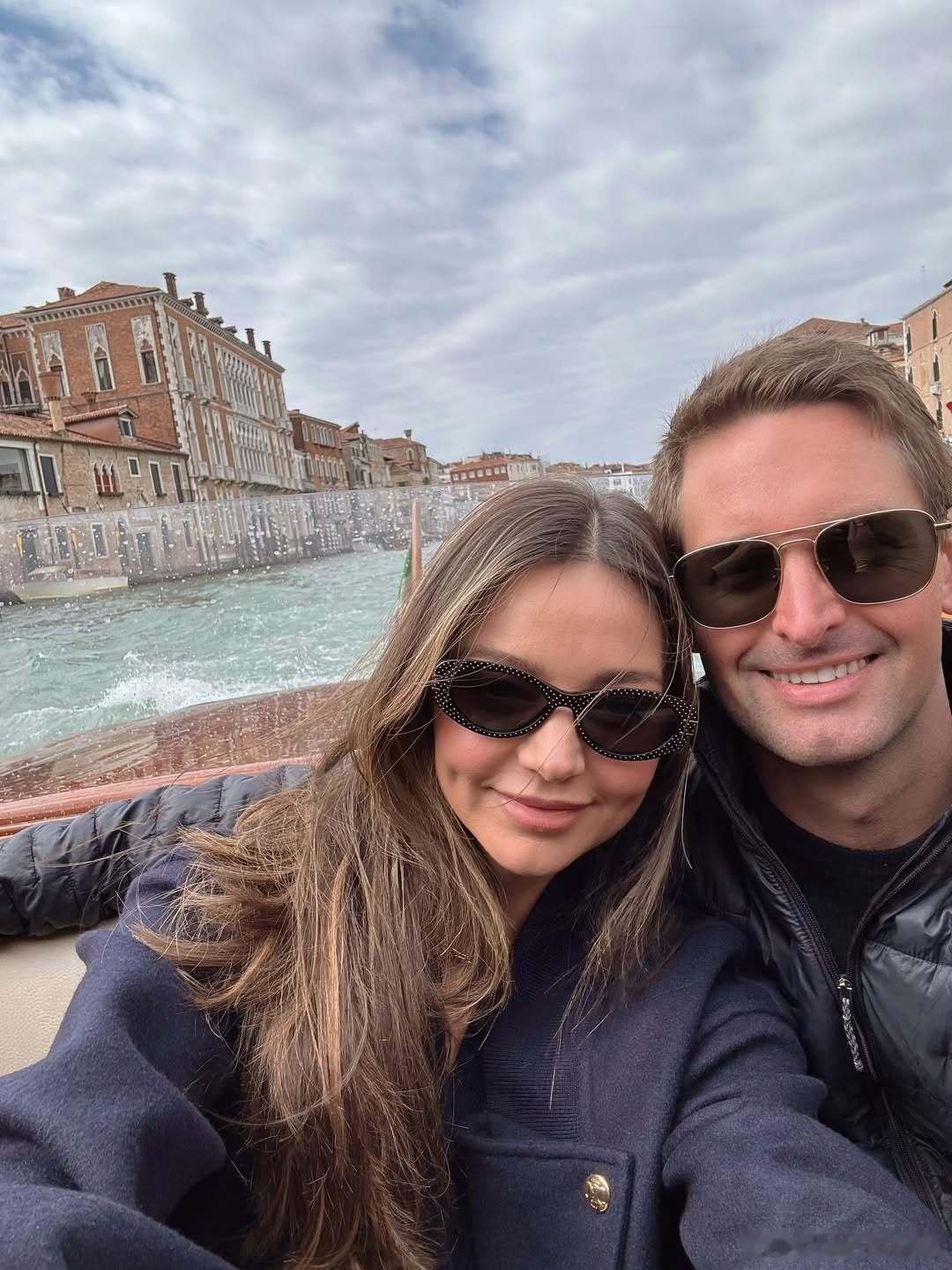 miranda kerr米兰达可儿晒自拍为老公Evan Spiegel庆生，可儿