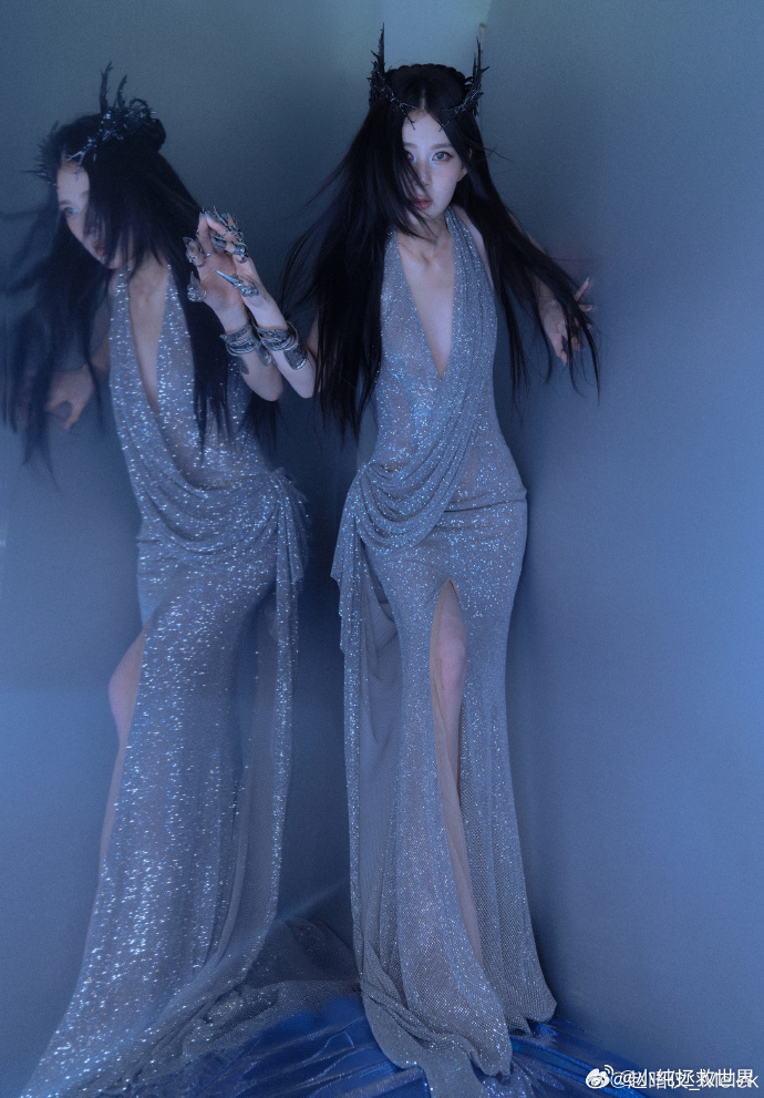 赵昭仪好长的一条人 赵昭仪往时尚之夜的红毯一站，直接赢麻了！修长的身形配上精致礼