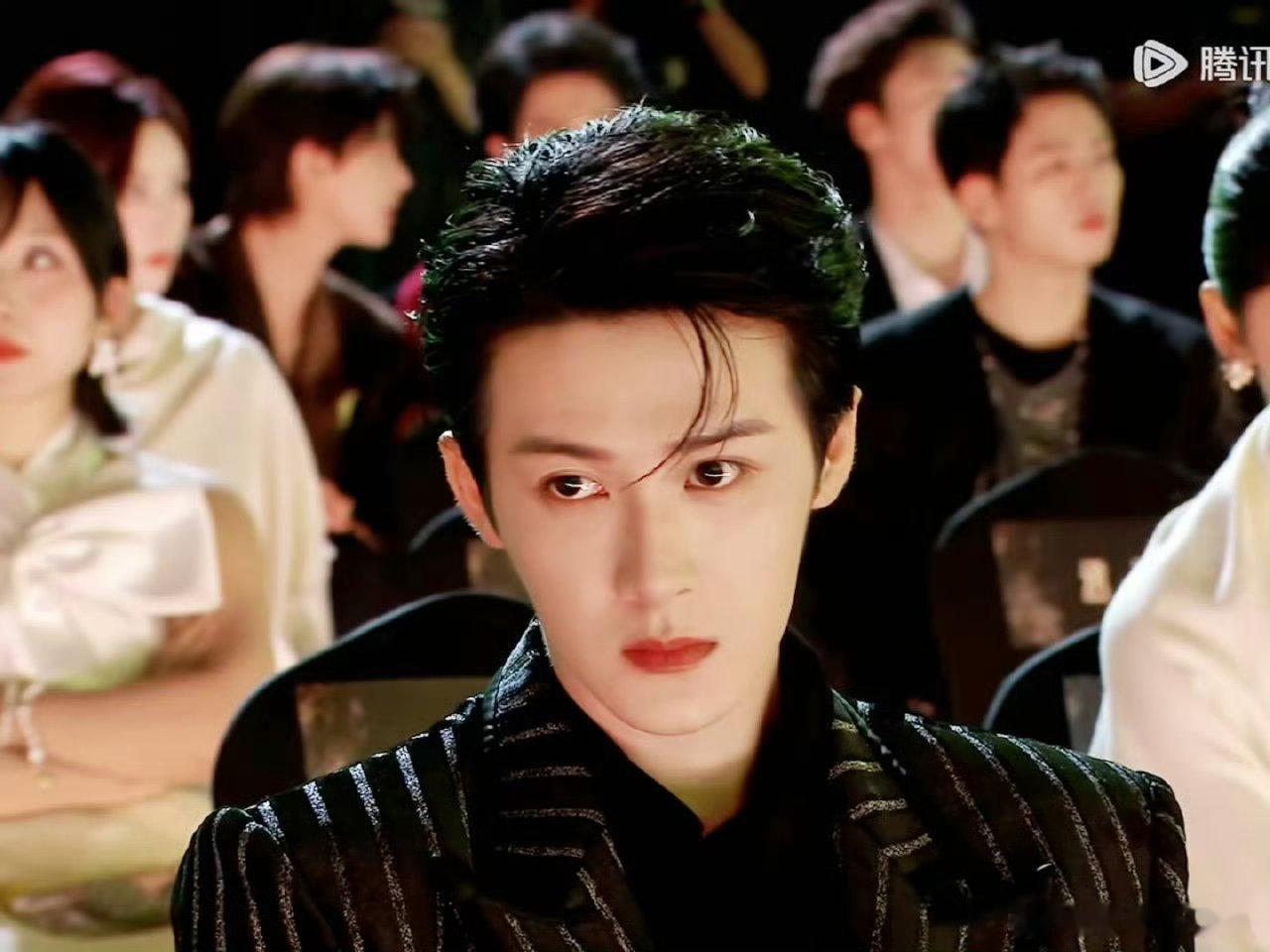 恭喜檀健次荣获星光大赏「年度星光演员」、「年度JUMP勋章荣誉」、「腾讯视频VI