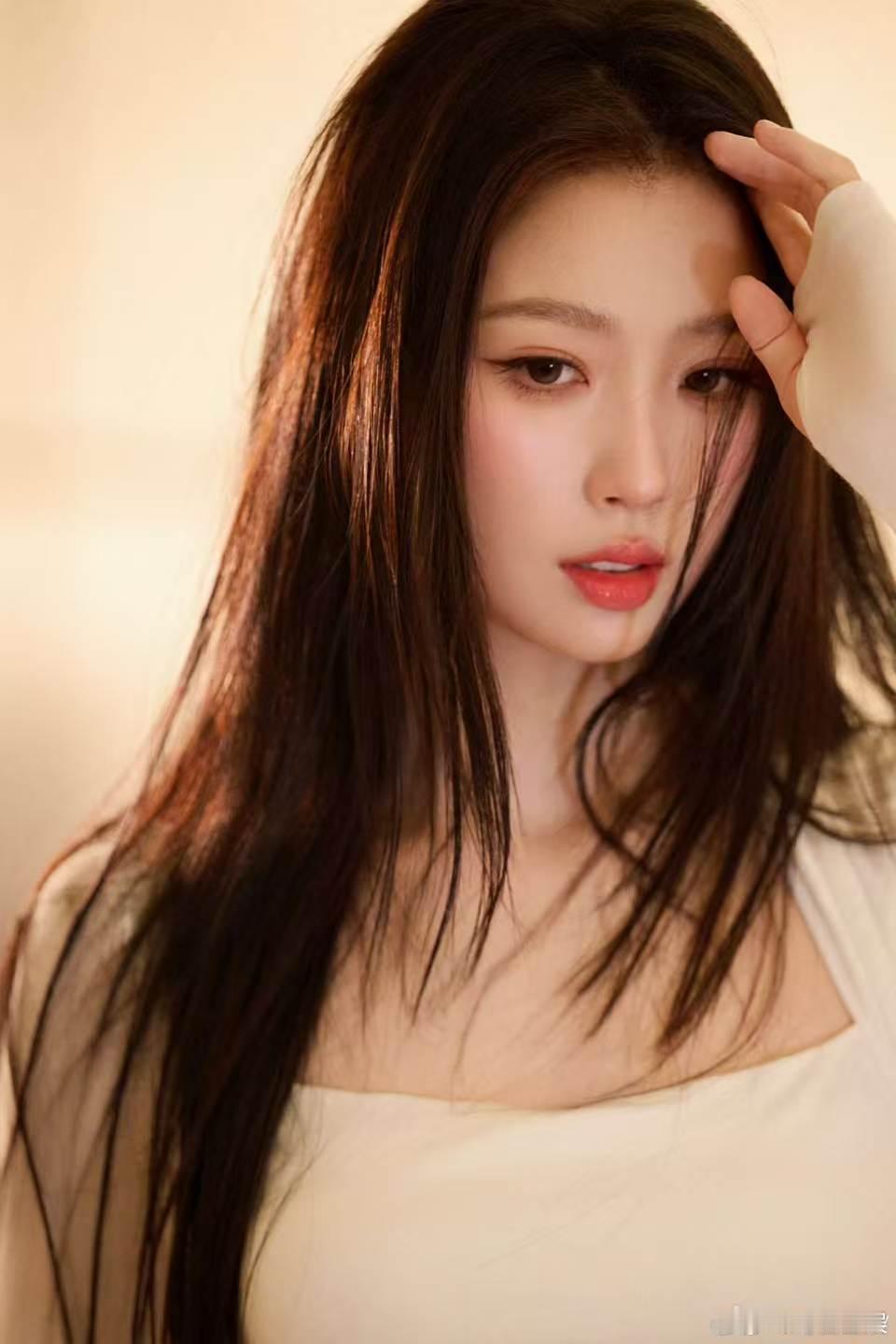 杨单晒虞书欣青春女大学姐妆杨单给虞书欣化的学姐妆 好看捏~ 