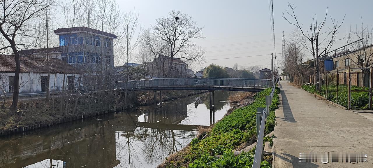 儿女对父母的爱截至青春期？
一位父亲吐露他与上大学的女儿之间的故事，觉得女儿长大