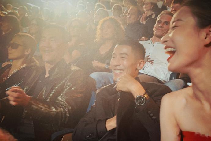 #捆绑上天堂斩获圣塞双奖##电影捆绑上天堂# 《捆绑上天堂》在圣塞巴斯蒂安创造辉