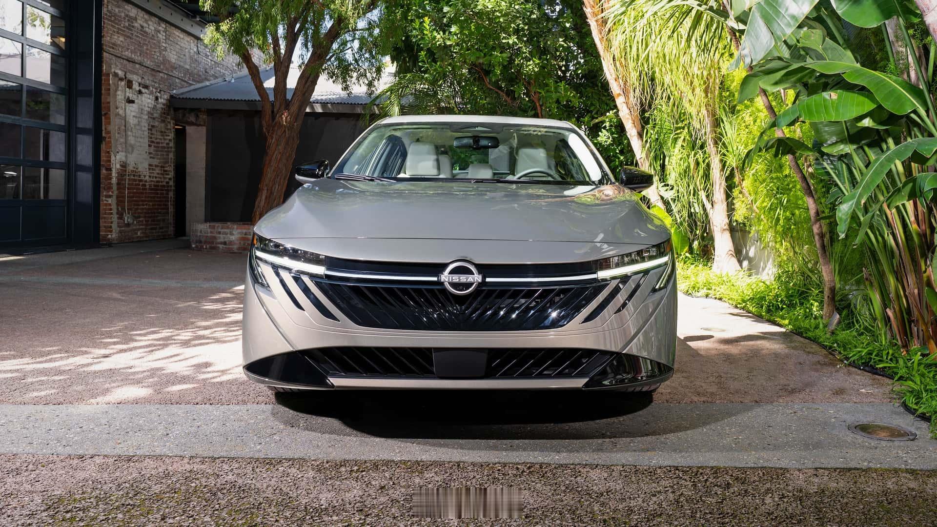 日产正式公布了 2027 款日产 Sentra（美版轩逸） 的产品细节与售价。新