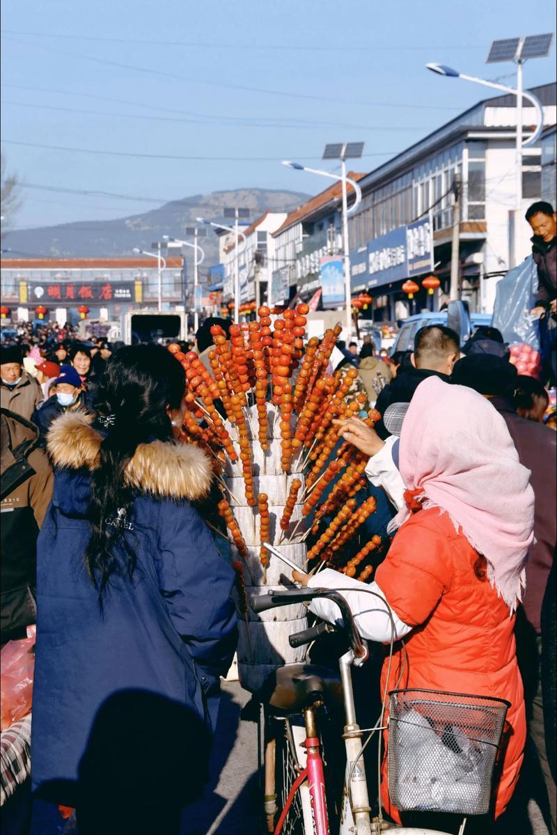 【】

你家乡的年味浓吗

每个地方的春节都有自己独特的年味，那是一份浓厚的乡愁