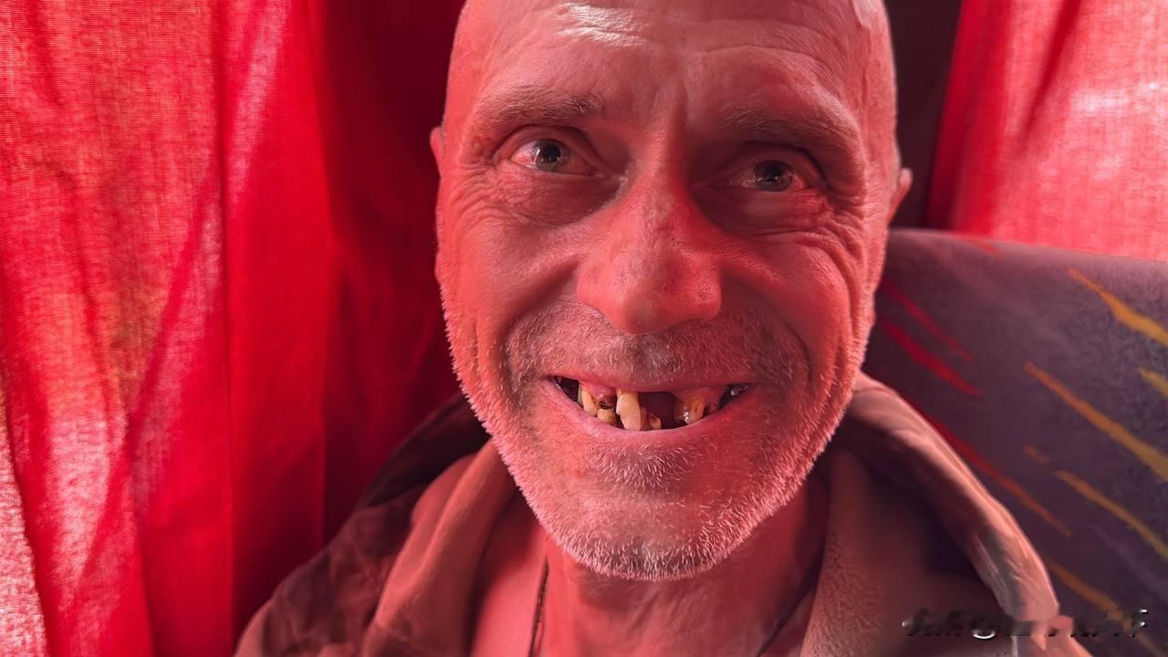 俄罗斯军队里的精英，你可能大眼一看，是同一个人但你反复看几遍，他们是不同的，斯拉