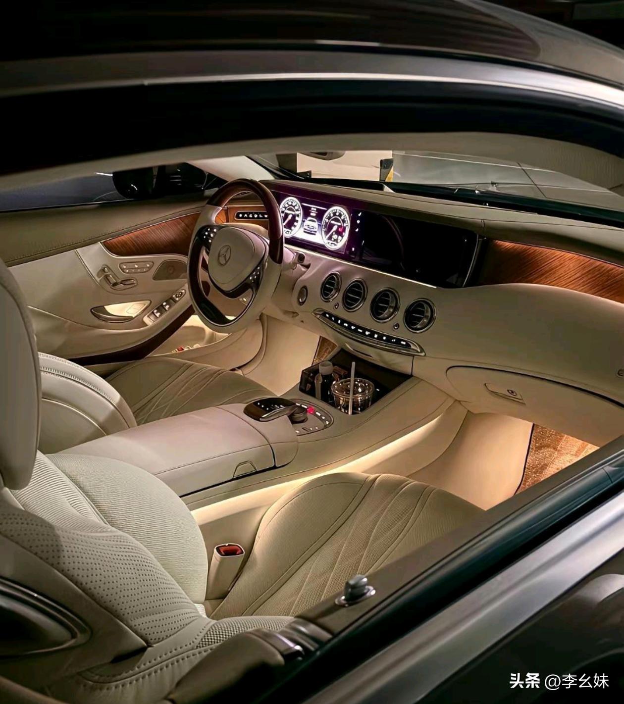 这次奔驰哪一款呢？这内饰感觉比冰箱，彩电，大沙发要好一点