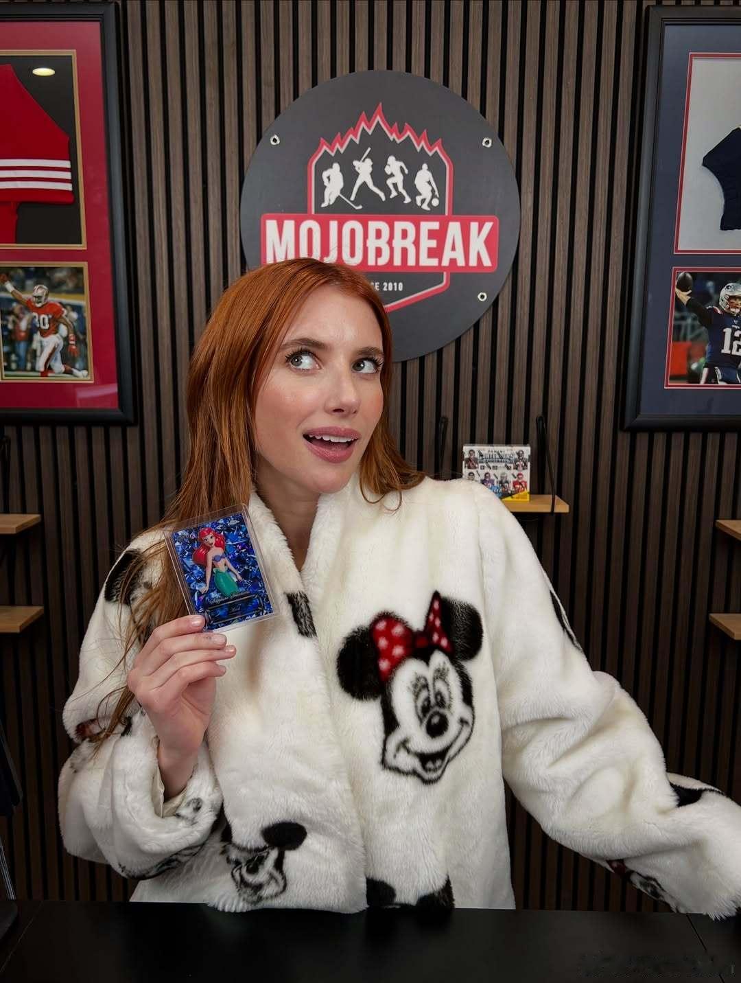 emma roberts艾玛罗伯茨和未婚夫Cody John一起开工，直播开箱抽