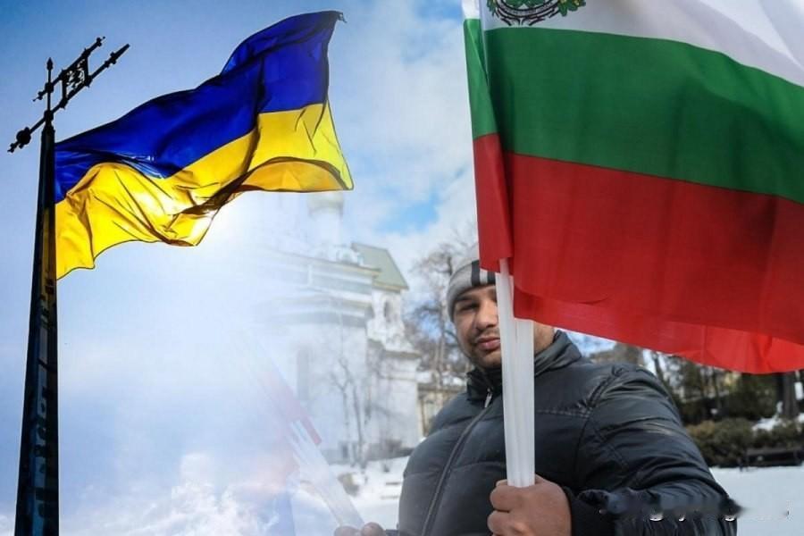 🇧🇬🇺🇦 保加利亚停止向乌克兰提供一切军事援助

“乌克兰需要的是更多的