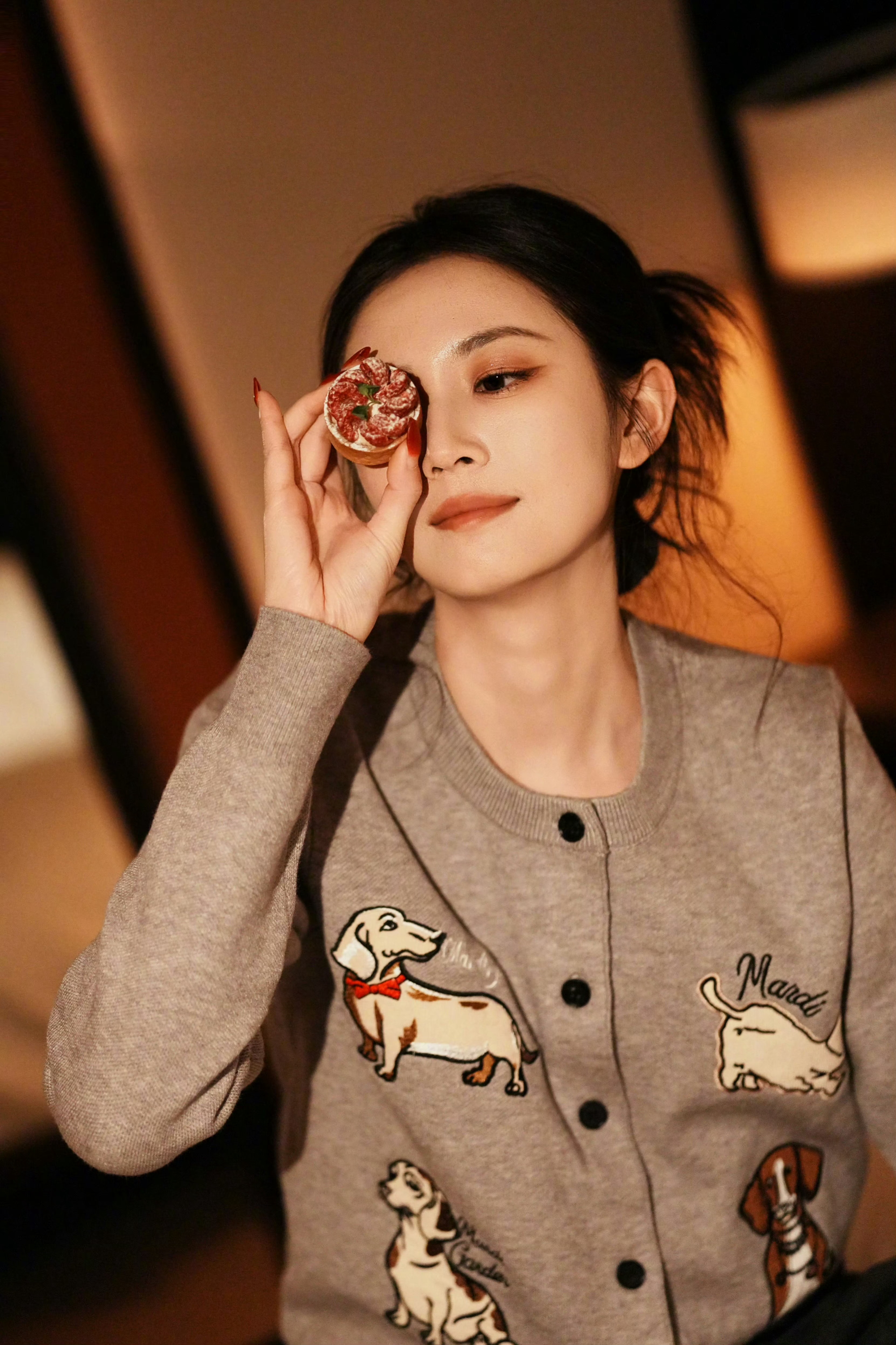 陈钰琪  陈钰琪居家氛围感拍照 