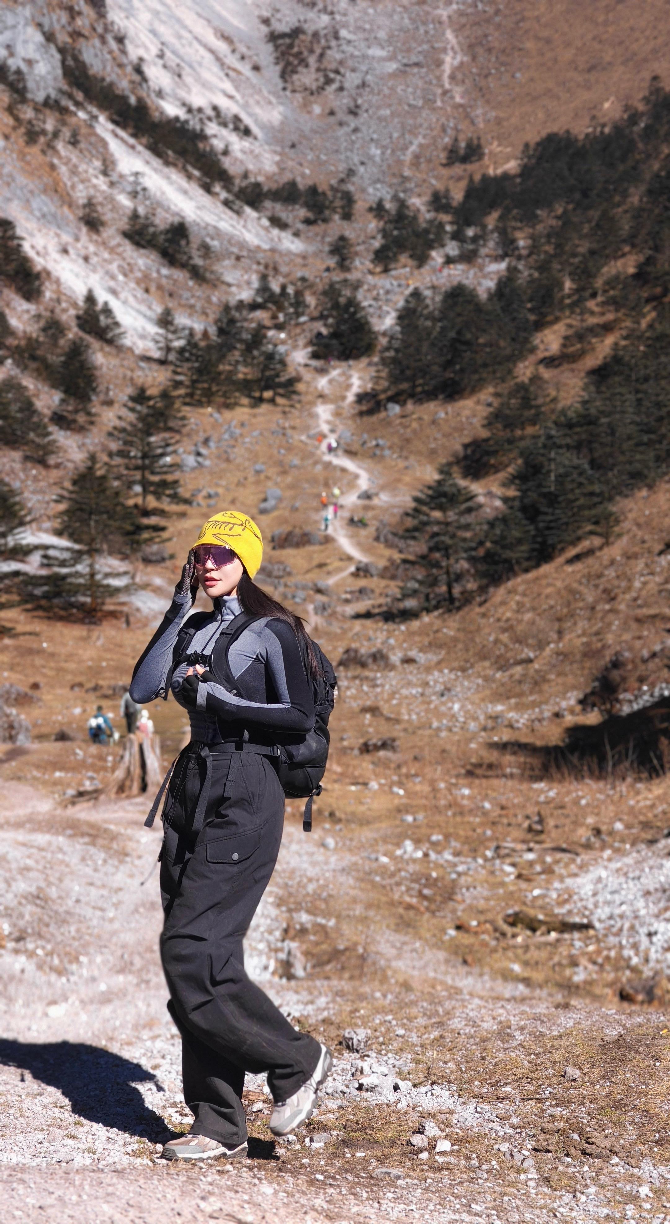 长路奉献给远方。