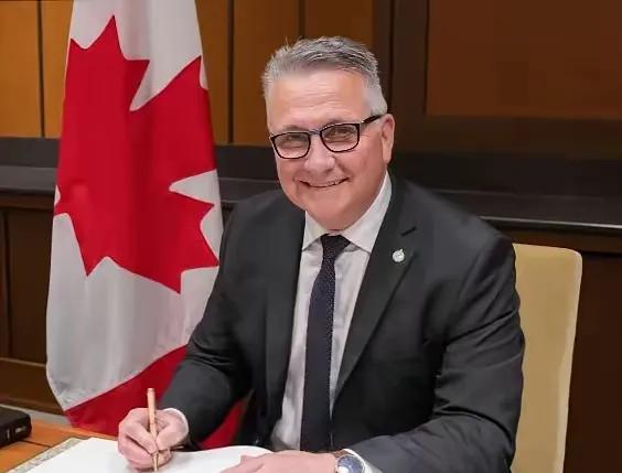 加拿大公布首批中国农产品采购清单，农业部长那笑脸都快咧到耳根子啦。
      