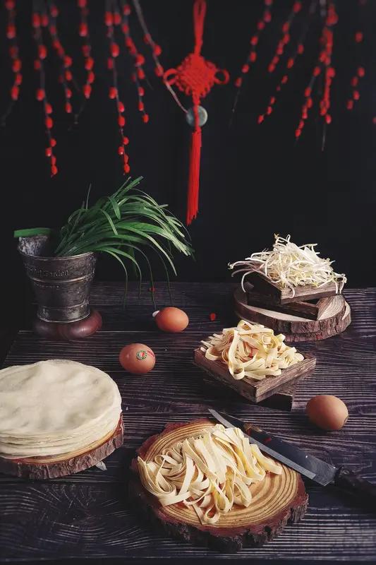 今日立春今日立春，象征春季的开始！立春，万物复苏，生机勃勃，愿福满四季，岁岁平安