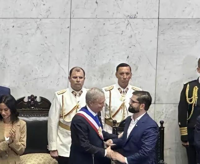 智利变天了。

3月11号，智利换总统了。新总统叫卡斯特，是个极右翼的政治人物。