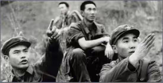 1984年老山血战，45岁副团长抗命从炮火中背出23名伤兵，刚下火线就被手铐锁住