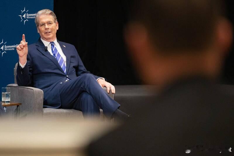 特朗普为何不惜与欧洲翻脸争夺格陵兰？美财长披露关键原因海外新鲜事 美国总统特朗普