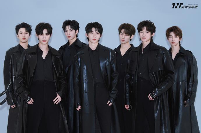 #时代少年团黑皮衣造型好A# #时代少年团黑皮衣好板正# 时代少年团黑皮衣造型好