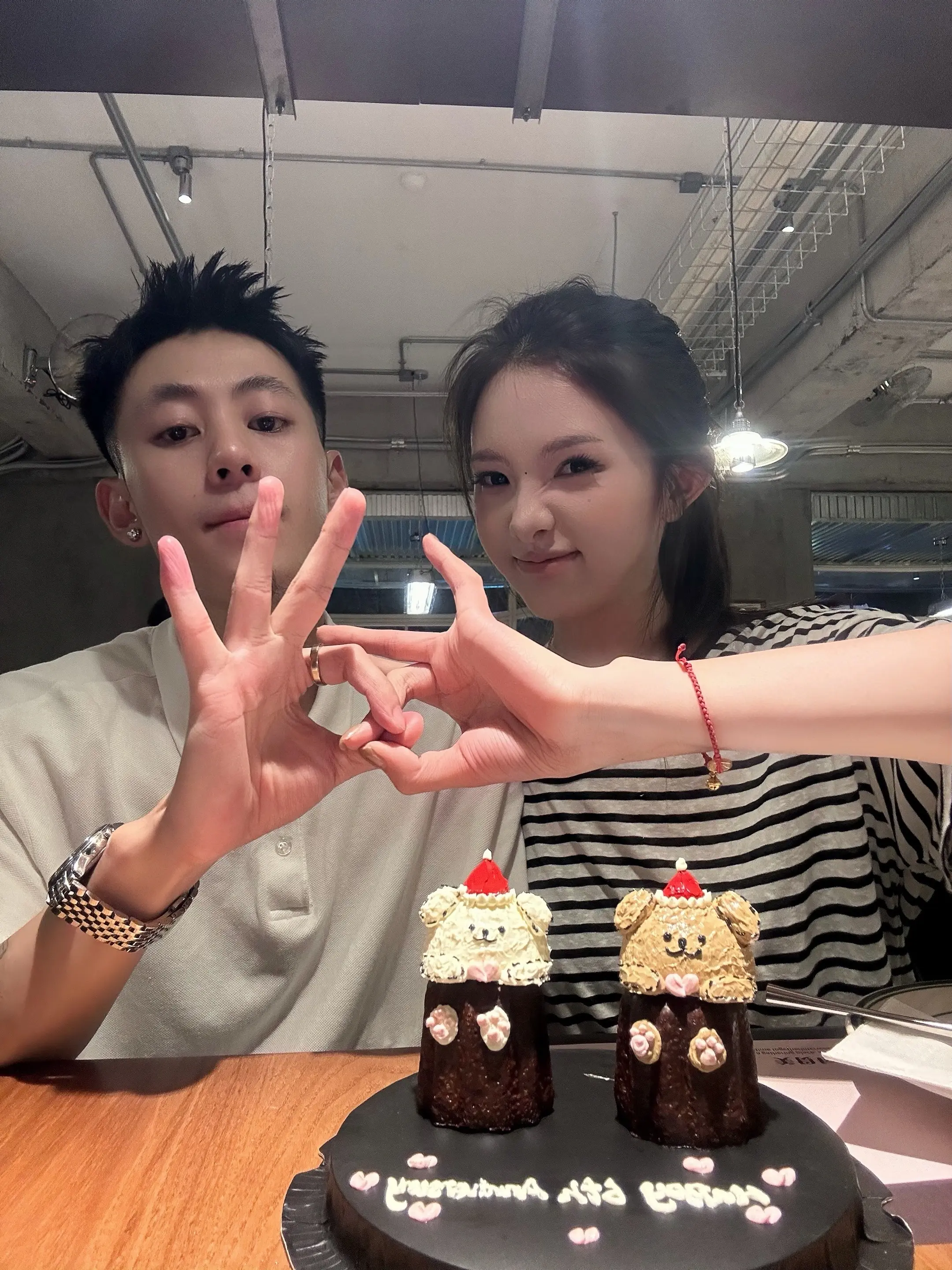 “特别鸣谢你制造更欢乐的我”