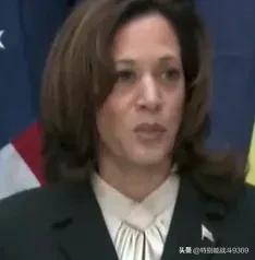 泽连斯基丢关键的城弛后，不但不高兴，又在听主子的亲切问候。
   这不，哈里斯在