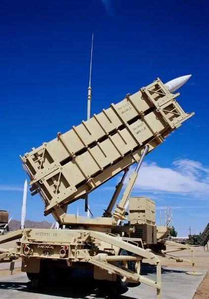 特朗普估计现在很发愁，因为售台这批110亿美元的武器可能完不成了，运输都成问题了