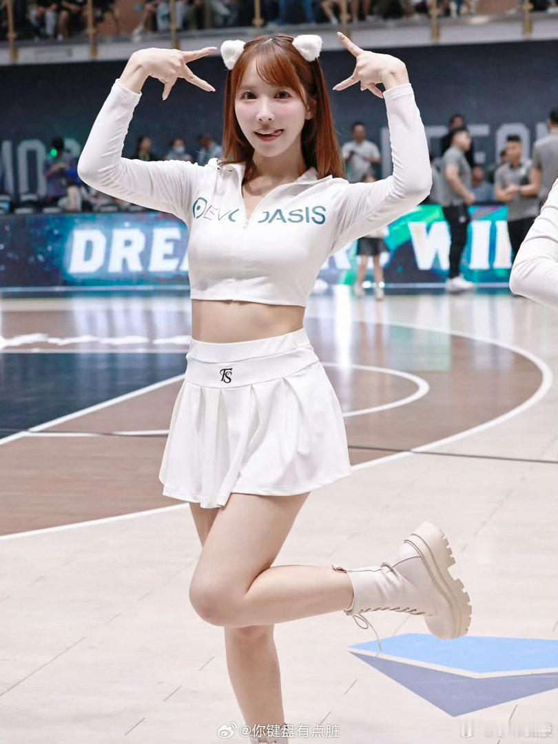 今天默默地把衣柜里的秋裤拿出来穿上了，有一样的吗