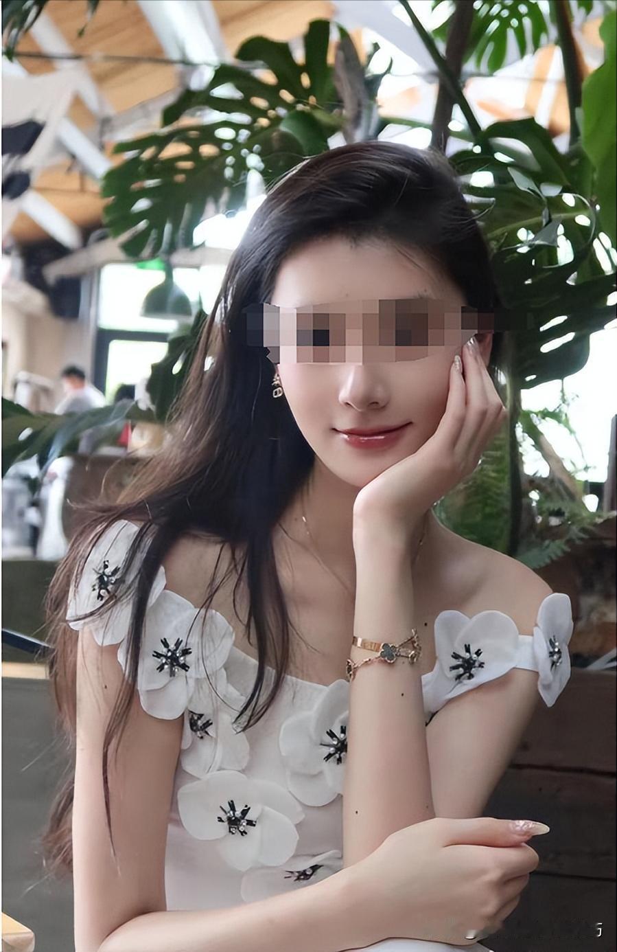 为什么中国菜这么油腻，但中国人口肥胖率却没有美国那么高？

中国饮食尽管在烹饪过