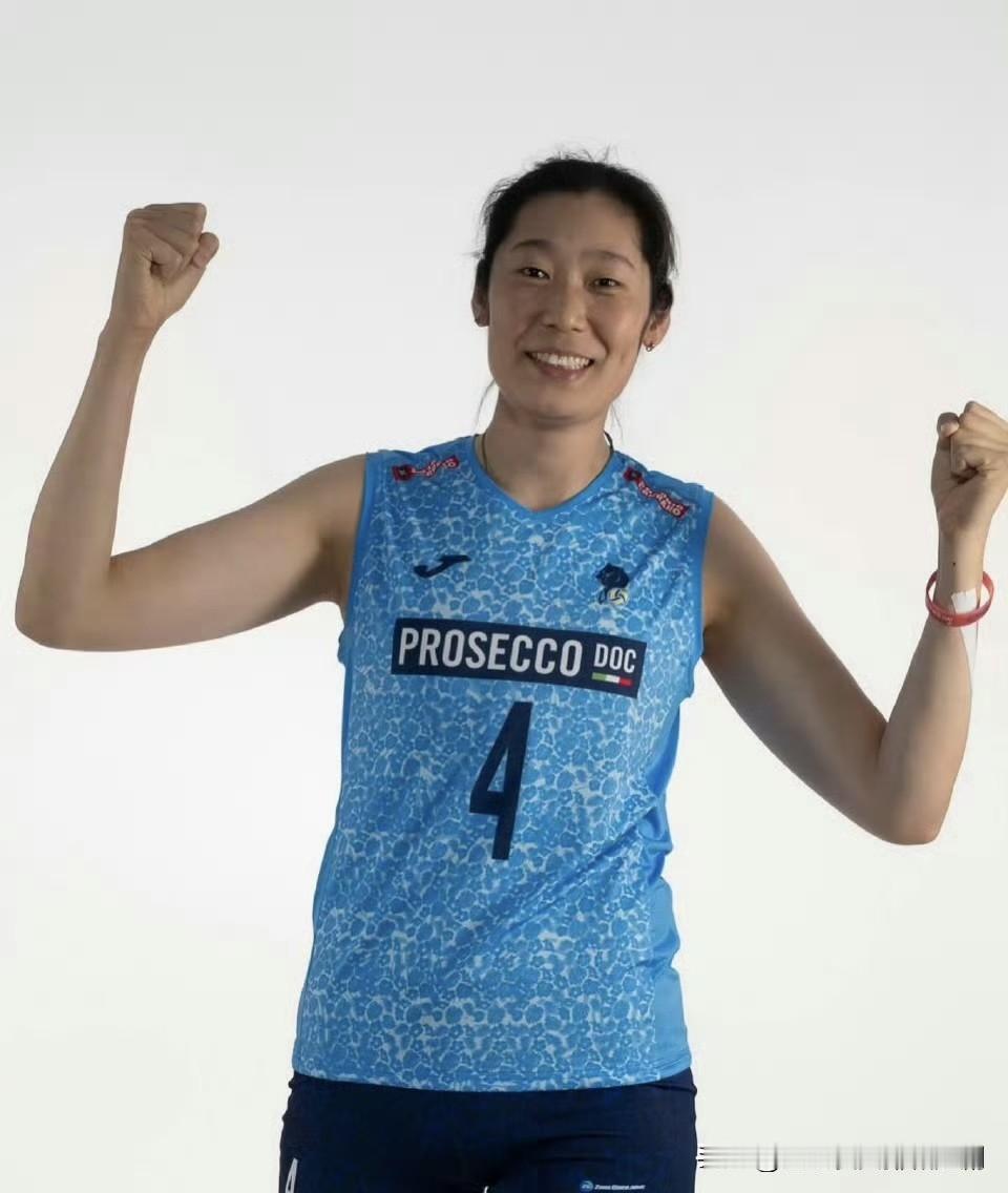 朱婷近照和世俱杯参赛服出炉