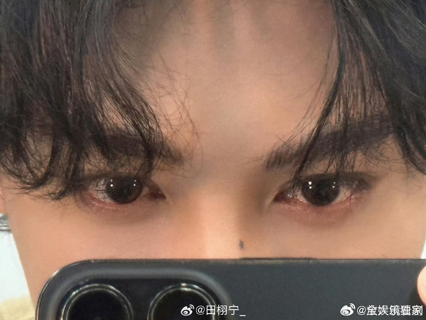 田栩宁晒金元宝元宵田栩宁元宵节晒照 耿直认库存太圈粉，金元宝元宵讨吉利，怼脸帅照