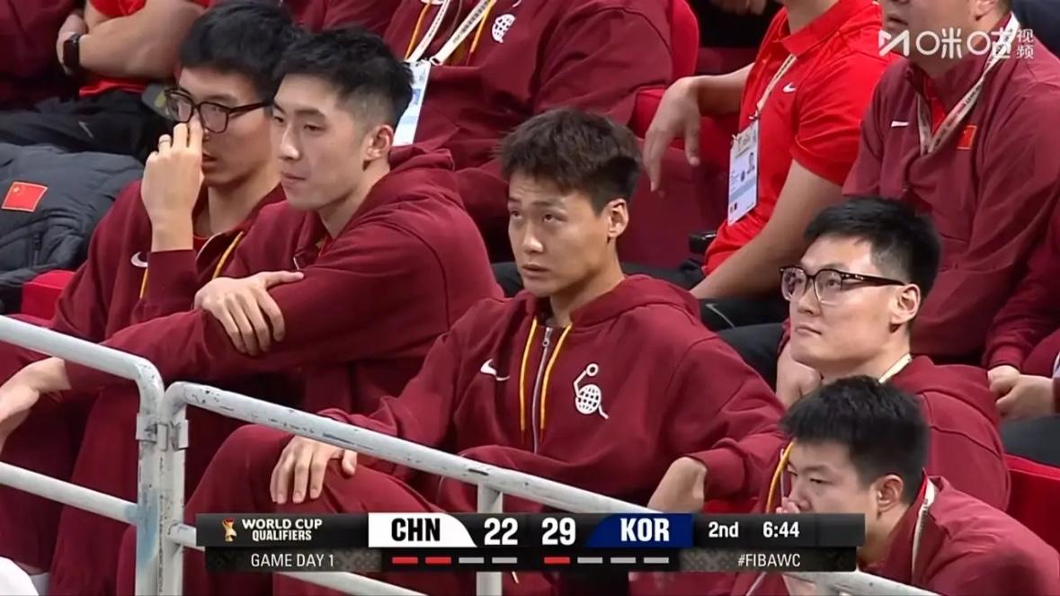 真的太可笑了！难道中国男篮没有赵睿就不行吗？在不要吹了撒！

         
