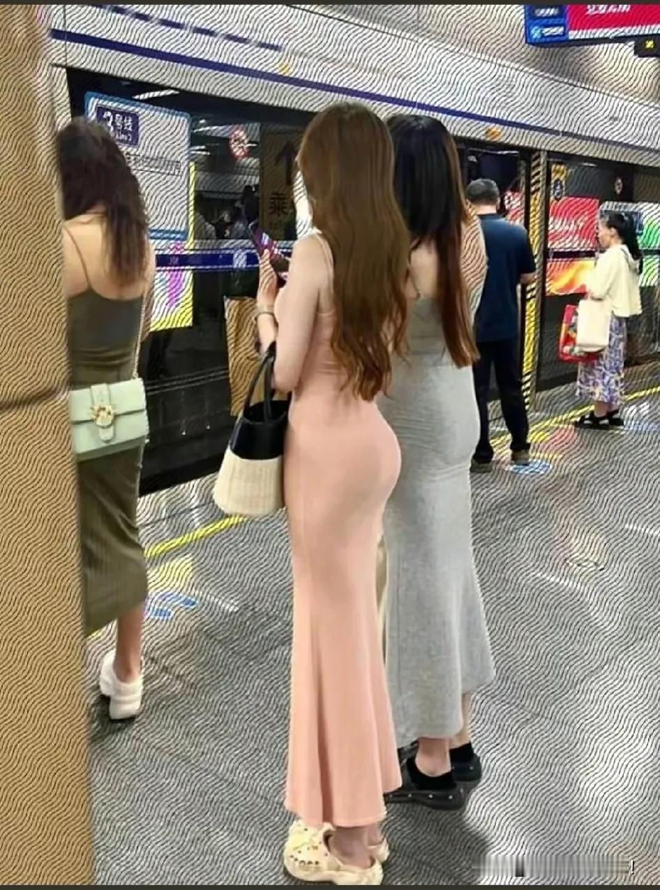 这趟地铁车厢快香迷糊了[害羞]