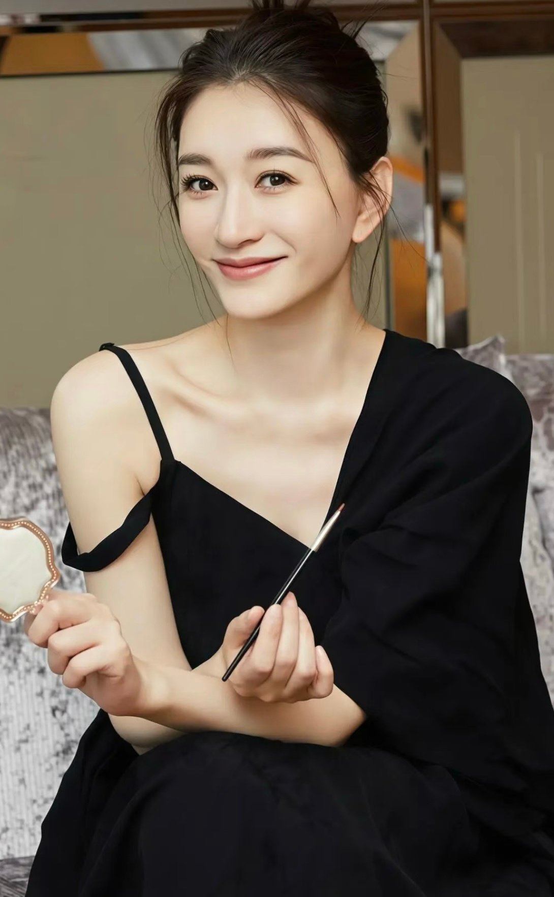 李心洁转发回复李小冉李心洁写小作文回复李小冉 就这样被两位姐姐感动到了浪姐总决赛